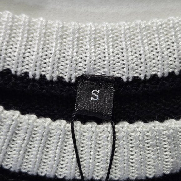 NWT Women’s Black & White Loose Fit Knit Vest Top – Size Small - Picture 3 of 5